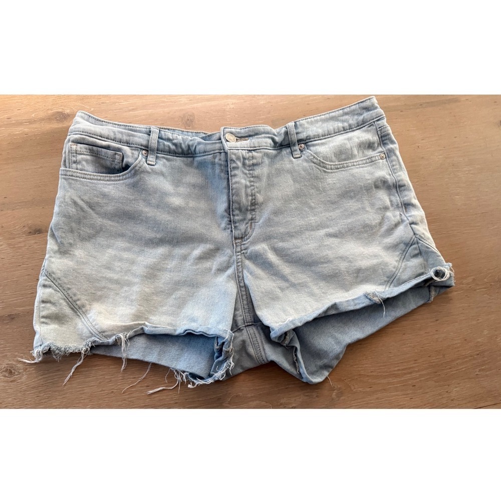 Sofia Jeans by Sofia Vergara Lila Light Wash High Rise Denim Cutoff‎ Shorts 16